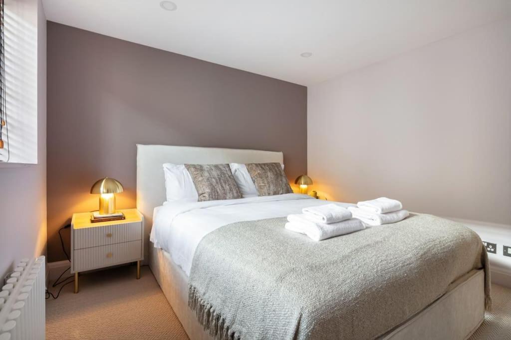 Prime Covent Garden Gem With Air-con Apartamento